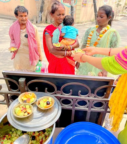 Prasad Distribution | PurohitJan Foundation